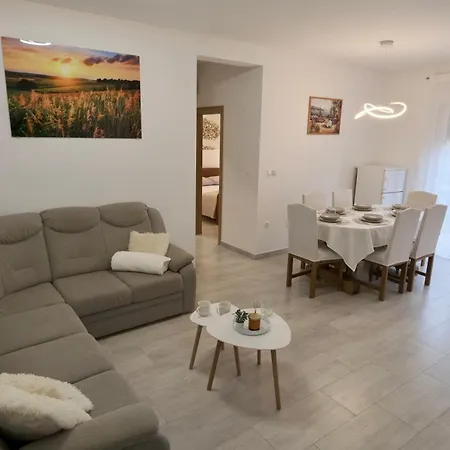 Bokun Gusta Apartament