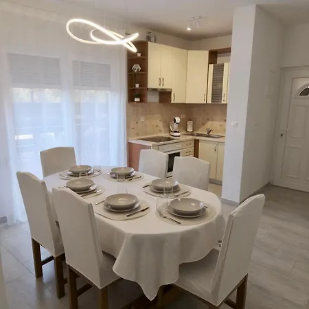 Bokun Gusta Apartament *
